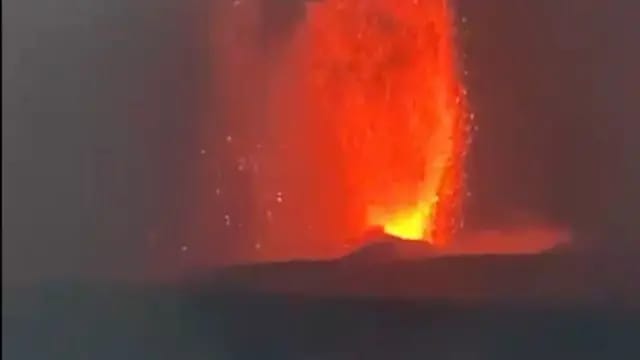 Erupsi Gunung Anak Krakatau