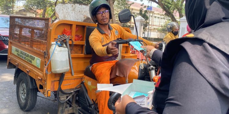 Abu Vulkanik Gunung Anak Krakatau Hujani Banten, Kasus ISPA Melonjak Tinggi