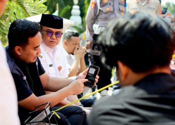 Temui Massa Aksi, Wali Kota Cilegon Robinsar Sepakat Evaluasi Postur APBD