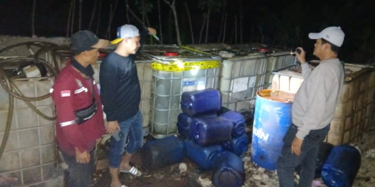 Polda Banten Gerebek Penimbunan Solar di Pulo Ampel, Empat Truk Tronton Diamankan