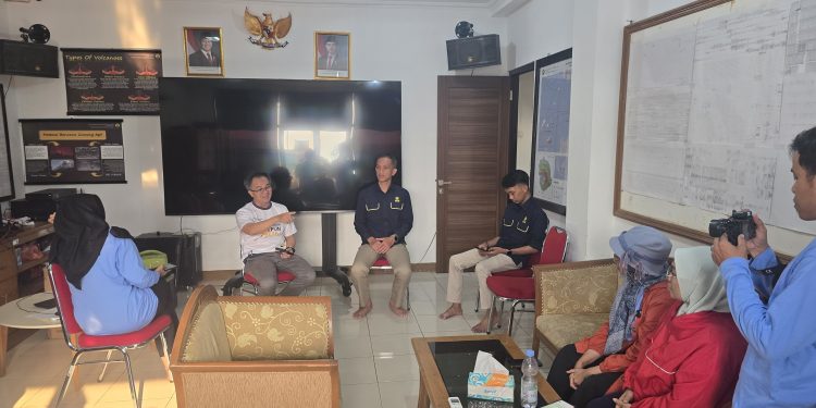 Aktivitas Gunung Anak Krakatau Mereda, Wisatawan Wajib Jaga Jarak 2 Kilometer