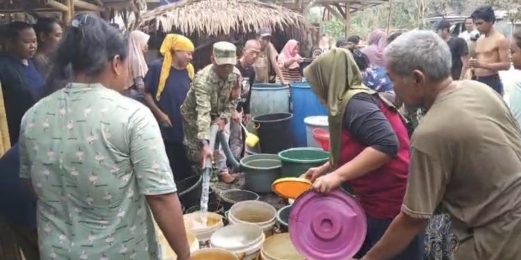 Hujan Tak Turun-turun, 27 Kecamatan di Pandeglang Alami Krisis Air Bersih