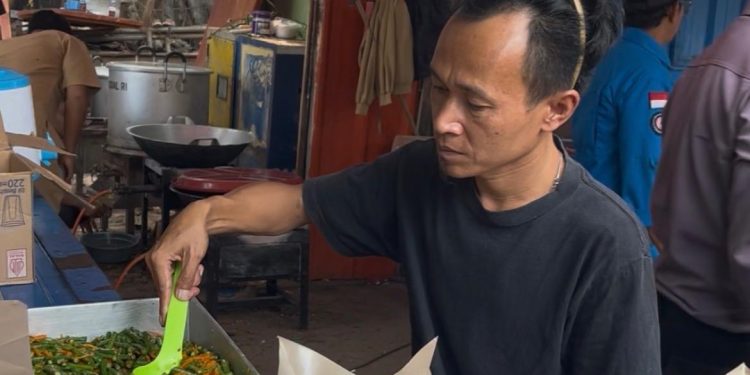 Dapur Umum sehari layani lebih dari 300 orang