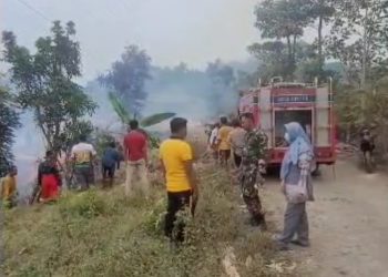 panglong kayu di Pandeglang kebakaran