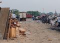 Lapak sampah ilegal di Sukadiri