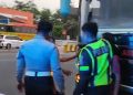 Cekcok dengan Kernet Bus, Calon Penumpang Ditusuk