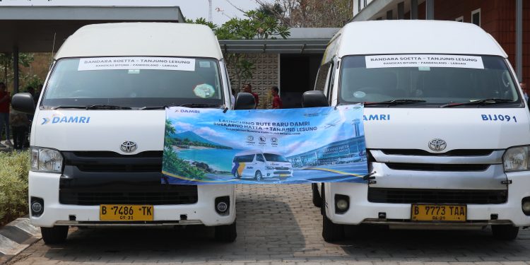Trayek Bandara Soeta-Tanjung Lesung Damri