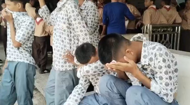 19 Siswa Dilarikan ke Rumah Sakit Akibat Terpapar Gas Air Mata Polres Cilegon