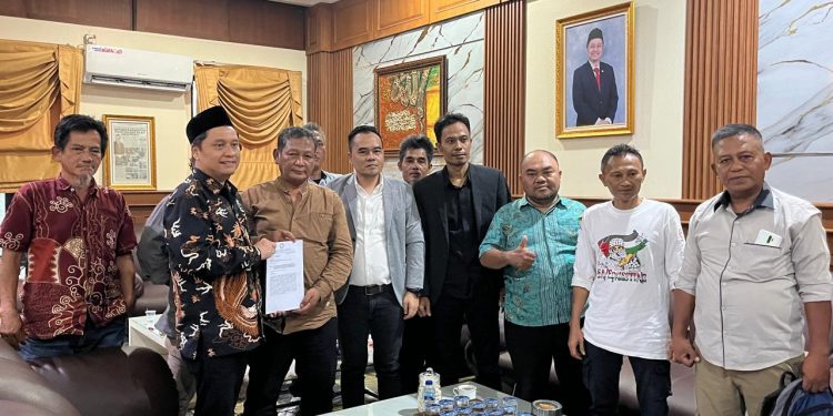 DPRD Pandeglang terima naskah akademik Raperda LGBT