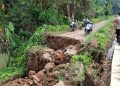 Longsor Sepanjang 50 Meter, Akses Jalan ke Kecamatan Bojong Putus